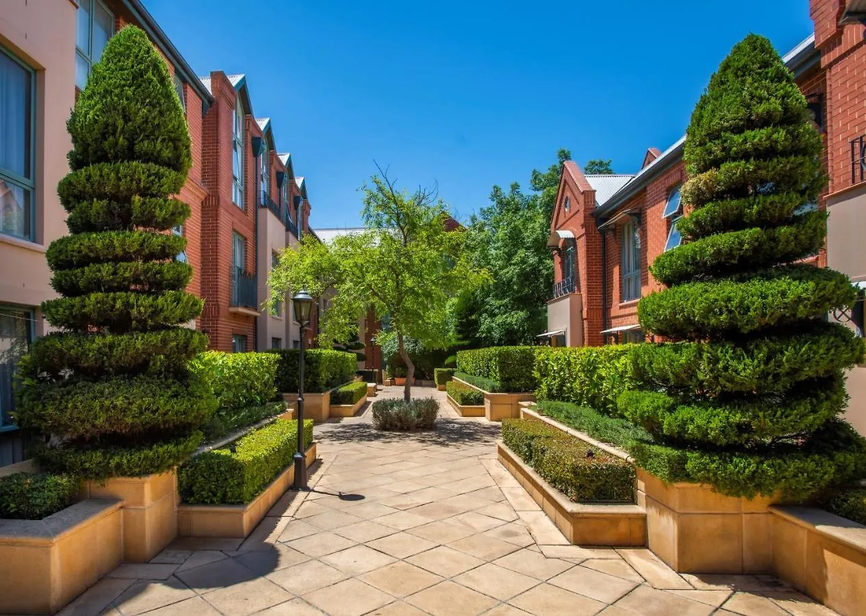 Majestic Old Lion Apartments North Adelaide Aparthotel